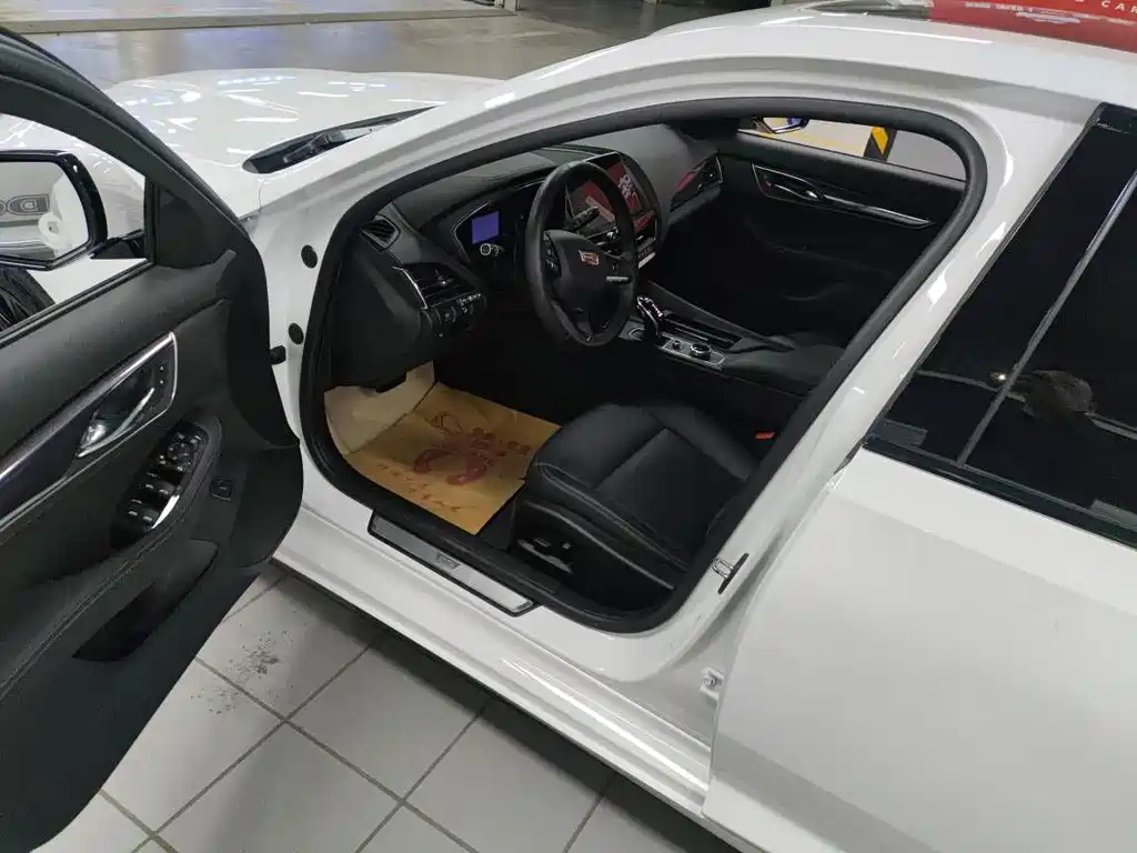 Cadillac CT5 — миниатюра 3