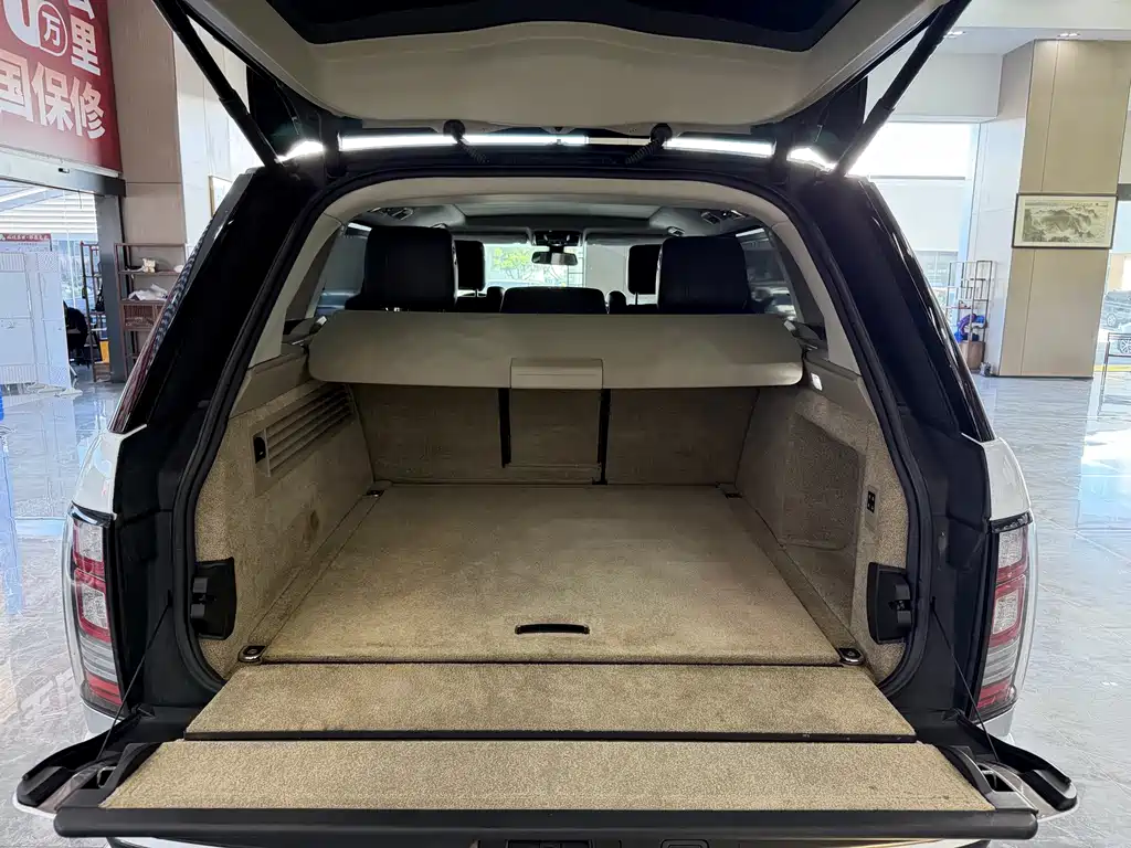 Land Rover Range Rover — миниатюра 17
