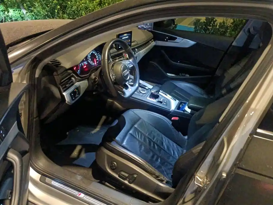 Audi A4L 2018 30 45 TFSI quattro Sport