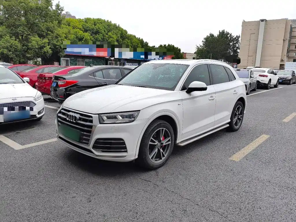 Audi Q5L — миниатюра 2