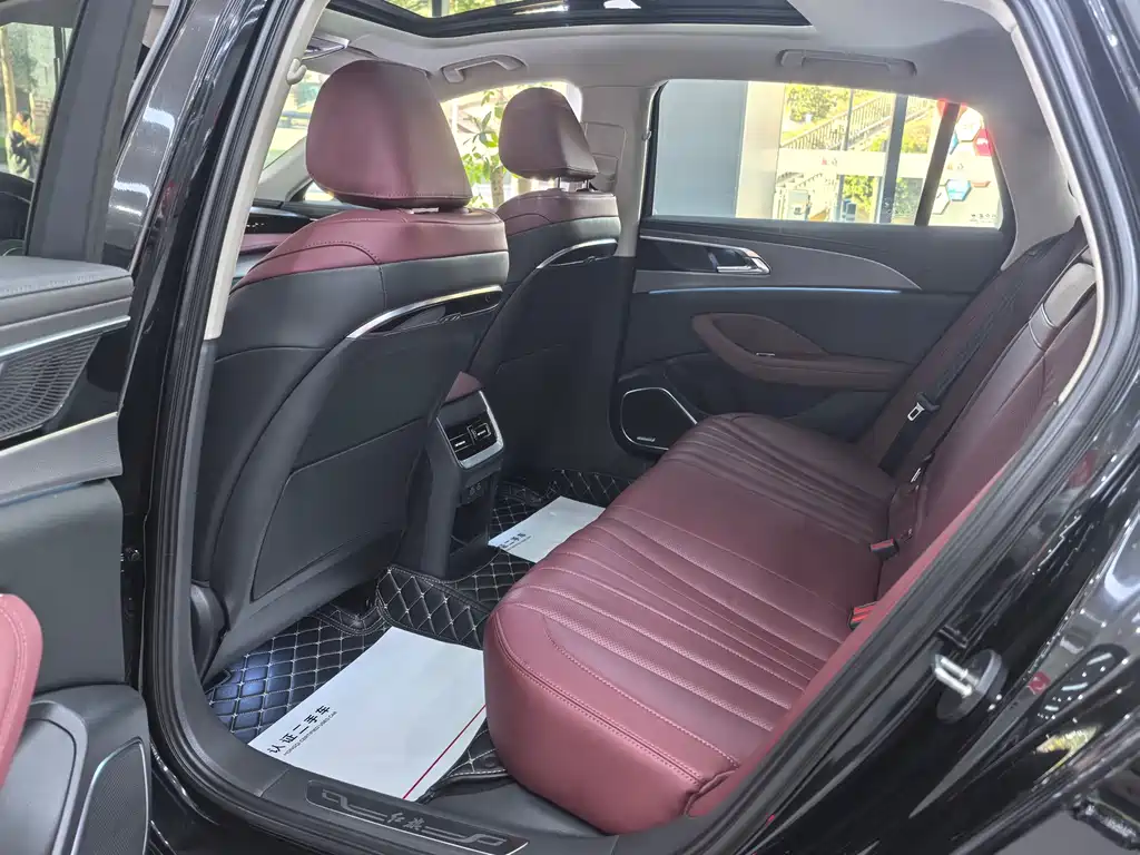 Hongqi H5 2023 2.0T AT