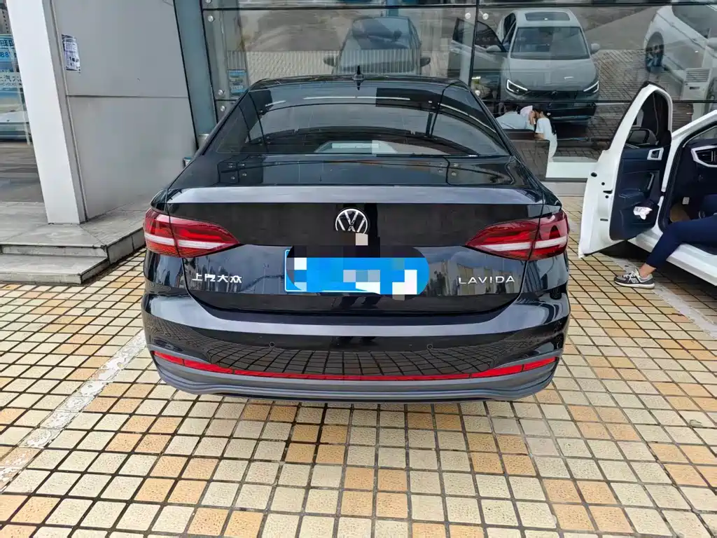 Volkswagen Lavida — миниатюра 5