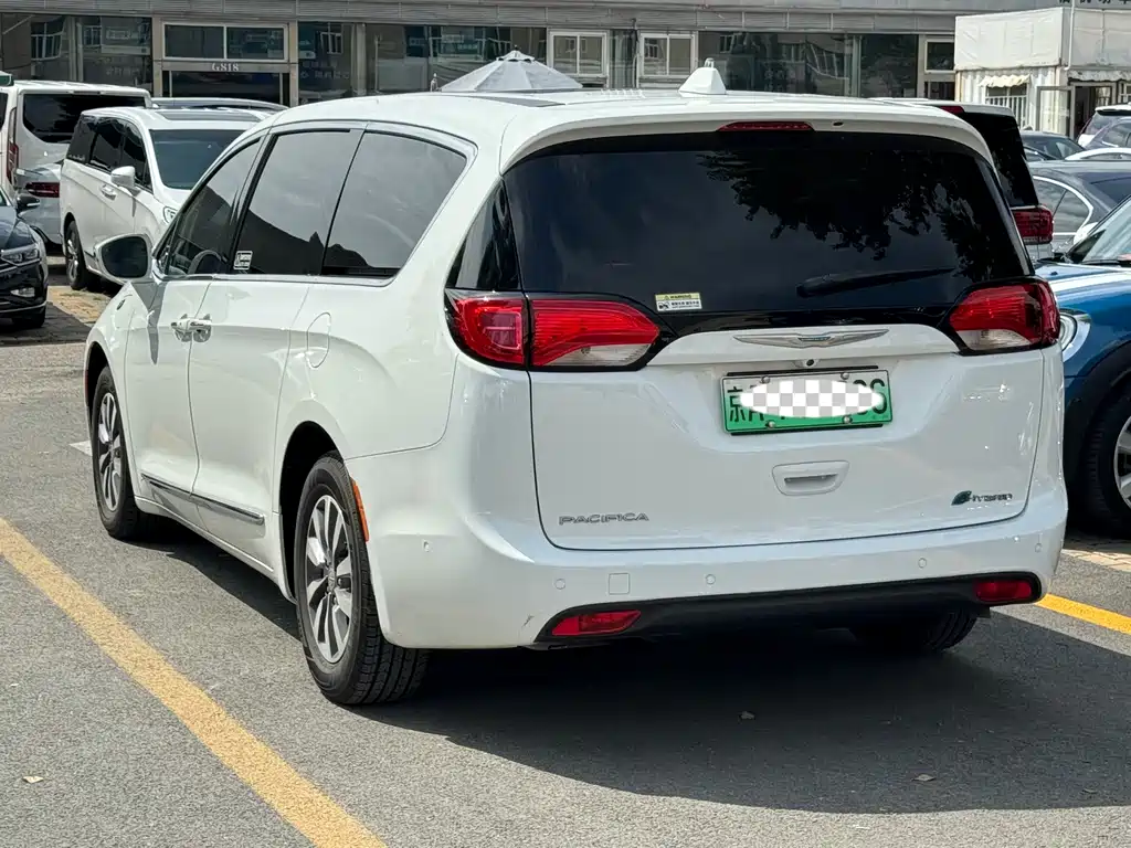 Chrysler Grand Voyager PHEV (Import) — миниатюра 6