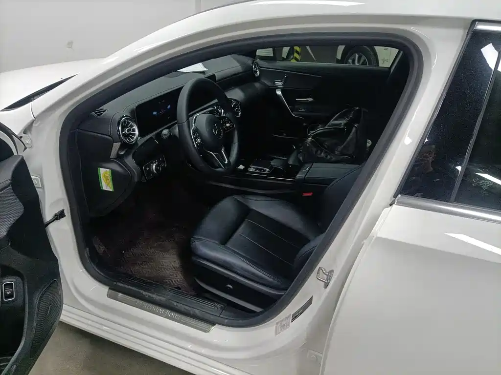 Mercedes-Benz A-Class — миниатюра 3