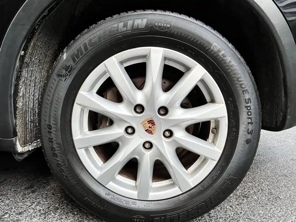 Porsche Cayenne — миниатюра 8