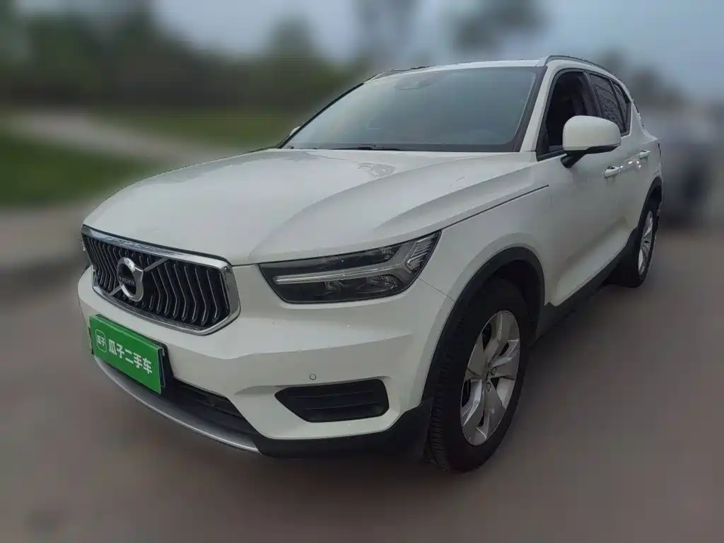 Volvo XC40 — миниатюра 2