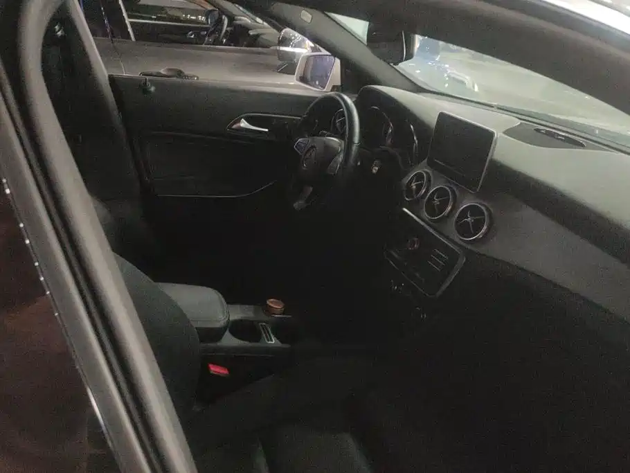 Mercedes-Benz CLA (Import) — миниатюра 8