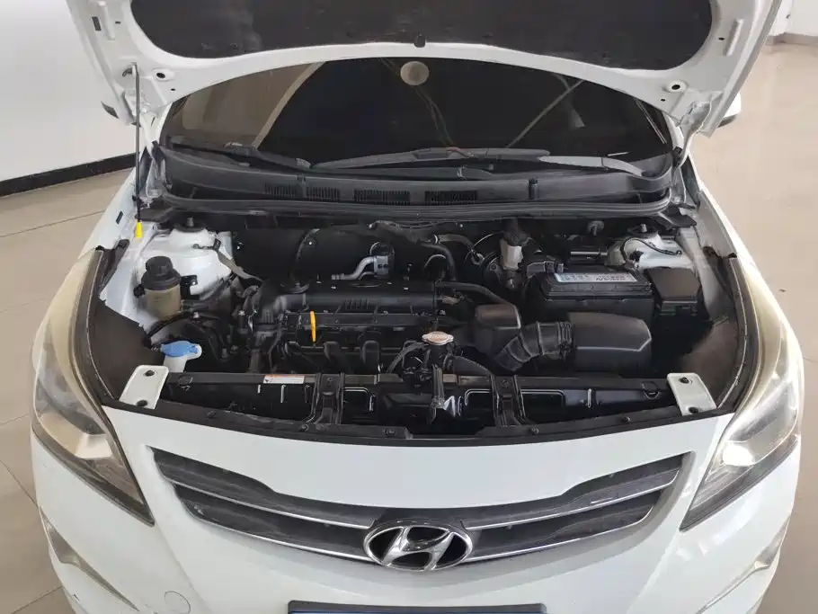 Hyundai Verna — миниатюра 10