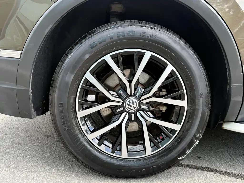 Volkswagen Tiguan L — миниатюра 15
