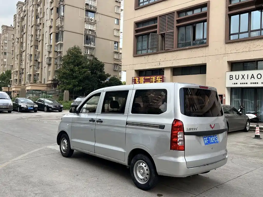 Wuling Hongguang V — миниатюра 4