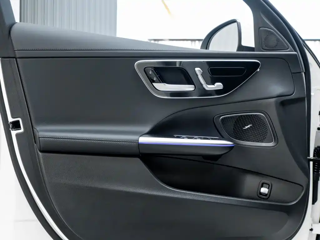 Mercedes-Benz C-Class — миниатюра 20