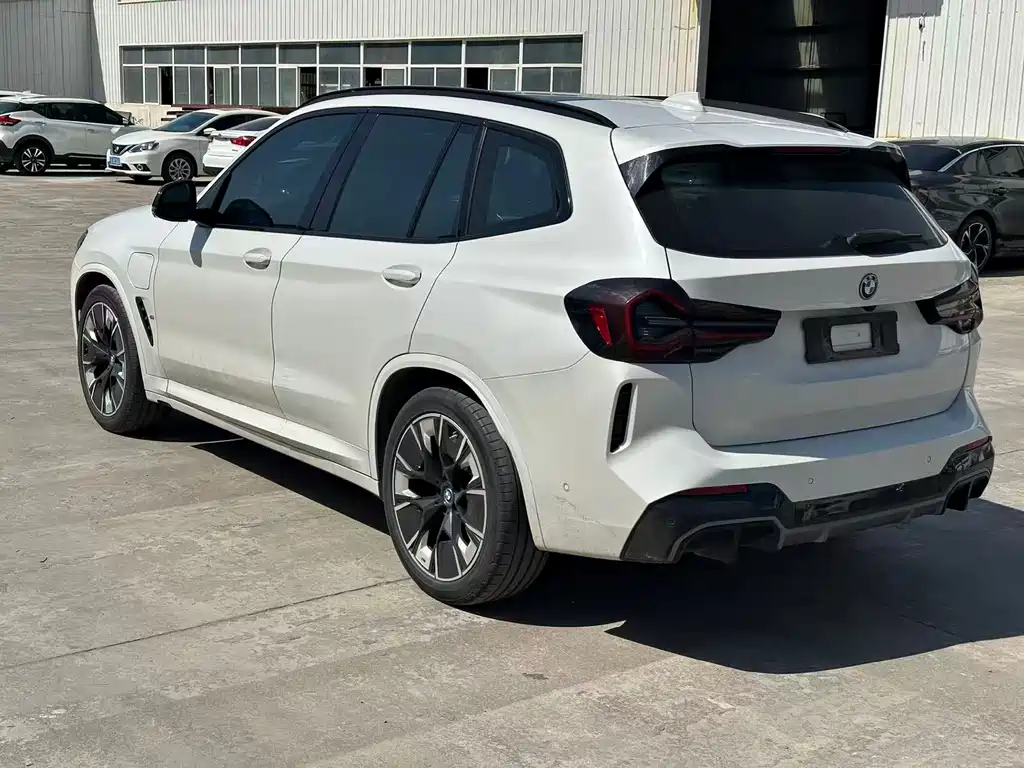 BMW iX3 — миниатюра 4