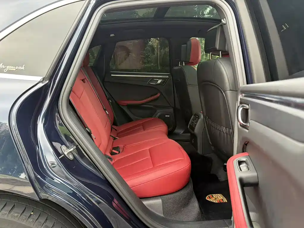 Porsche Macan — миниатюра 10