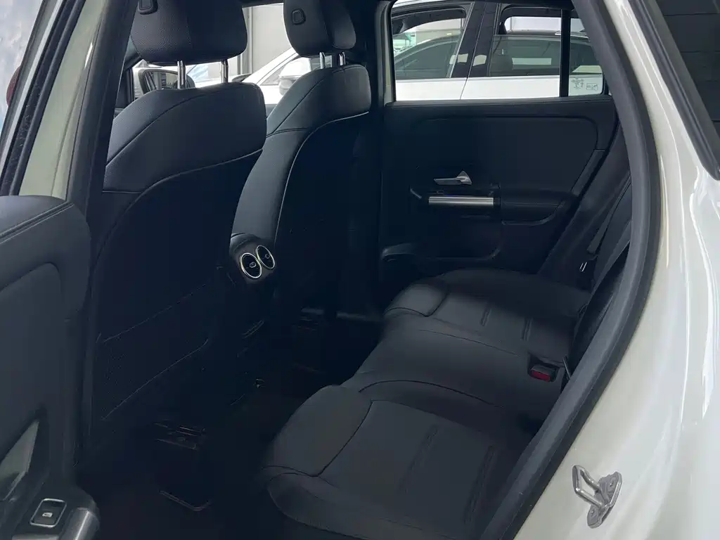Mercedes-Benz GLA — миниатюра 6