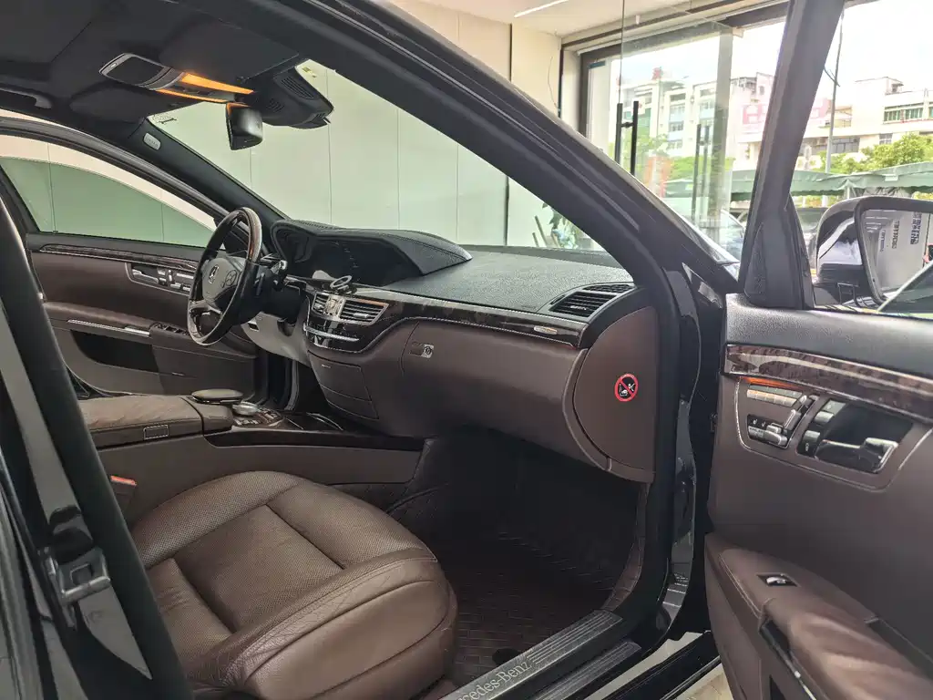 Mercedes-Benz S-Class — миниатюра 8