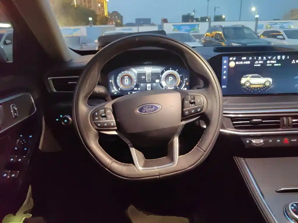 Ford Explorer — миниатюра 6