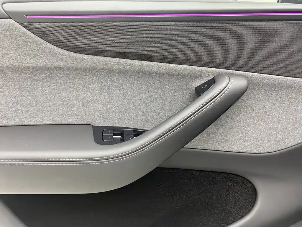 Tesla Model Y — фотографии объявления, Фото 25