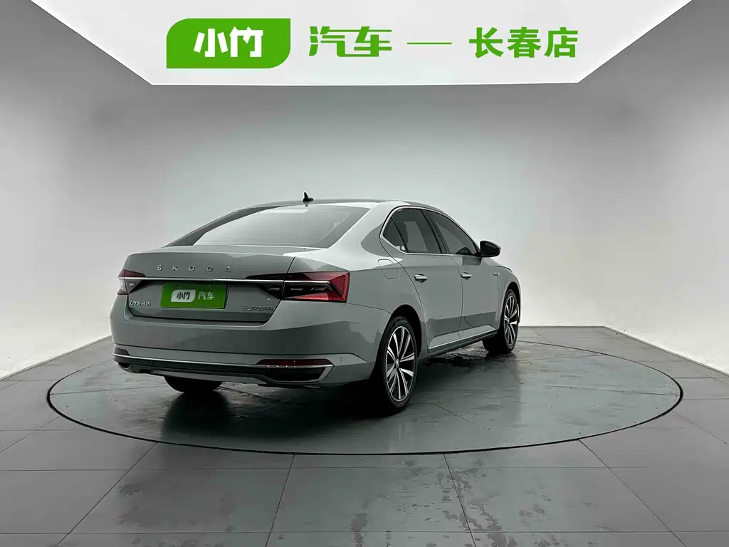 Skoda Superb — миниатюра 6