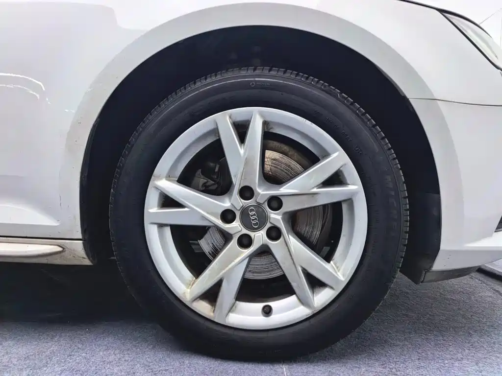Audi A4L — миниатюра 24