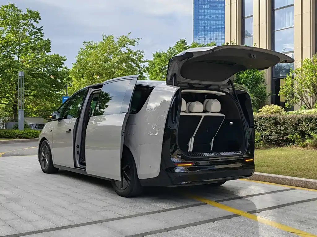 Li Auto Li MEGA — миниатюра 9