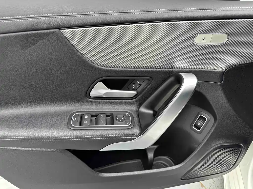 Mercedes-Benz A-Class — миниатюра 10