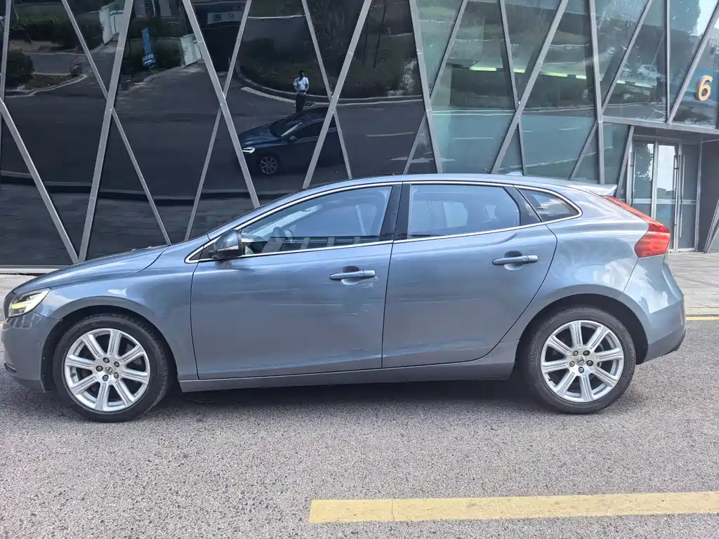 Volvo V40 2017 T3