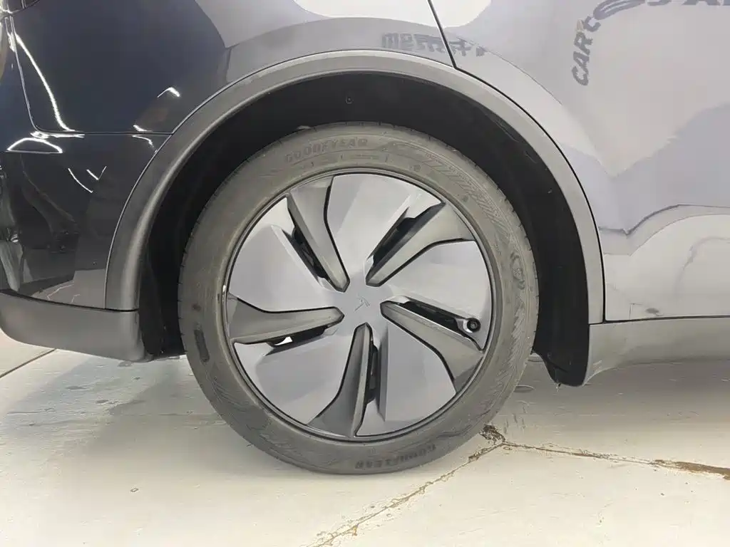 Tesla Model Y — фотографии объявления, Фото 12