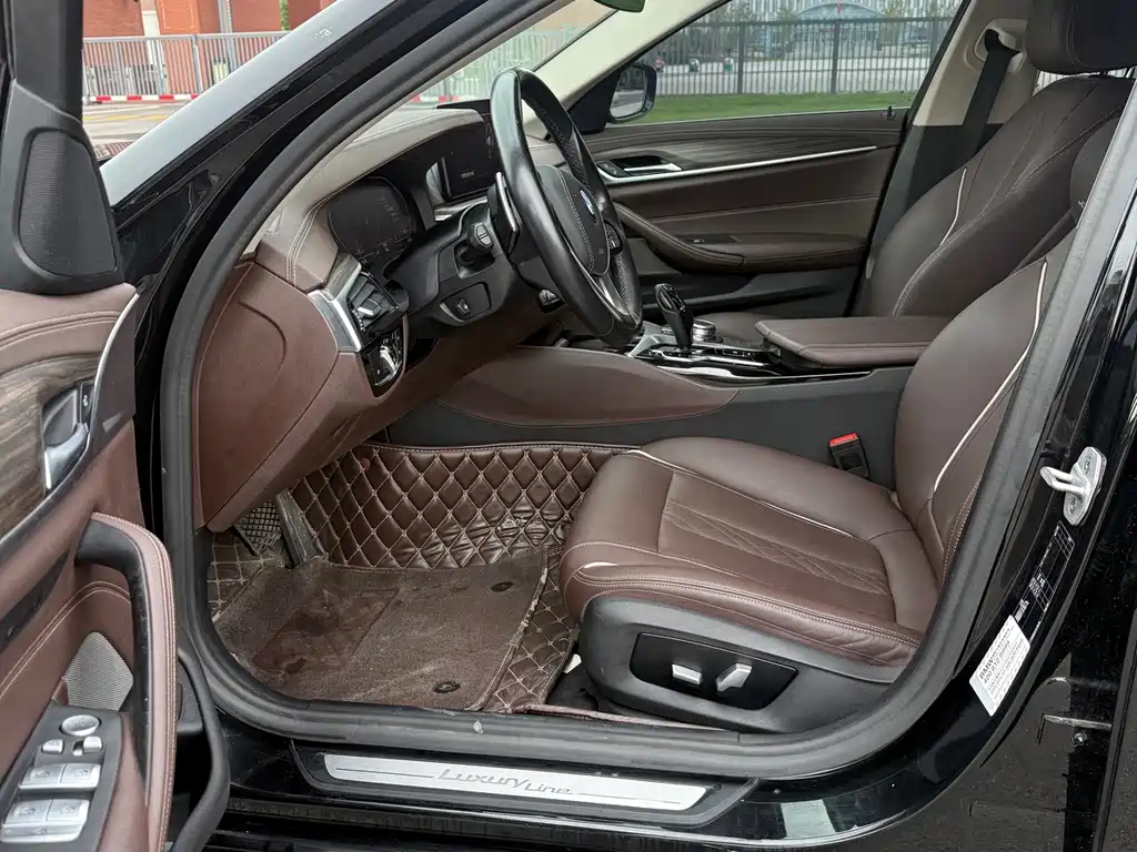 BMW 5 Series — миниатюра 5