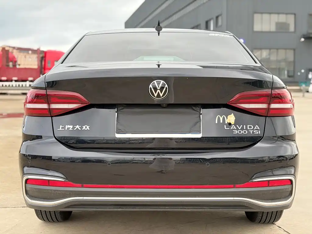 Volkswagen Lavida — миниатюра 5