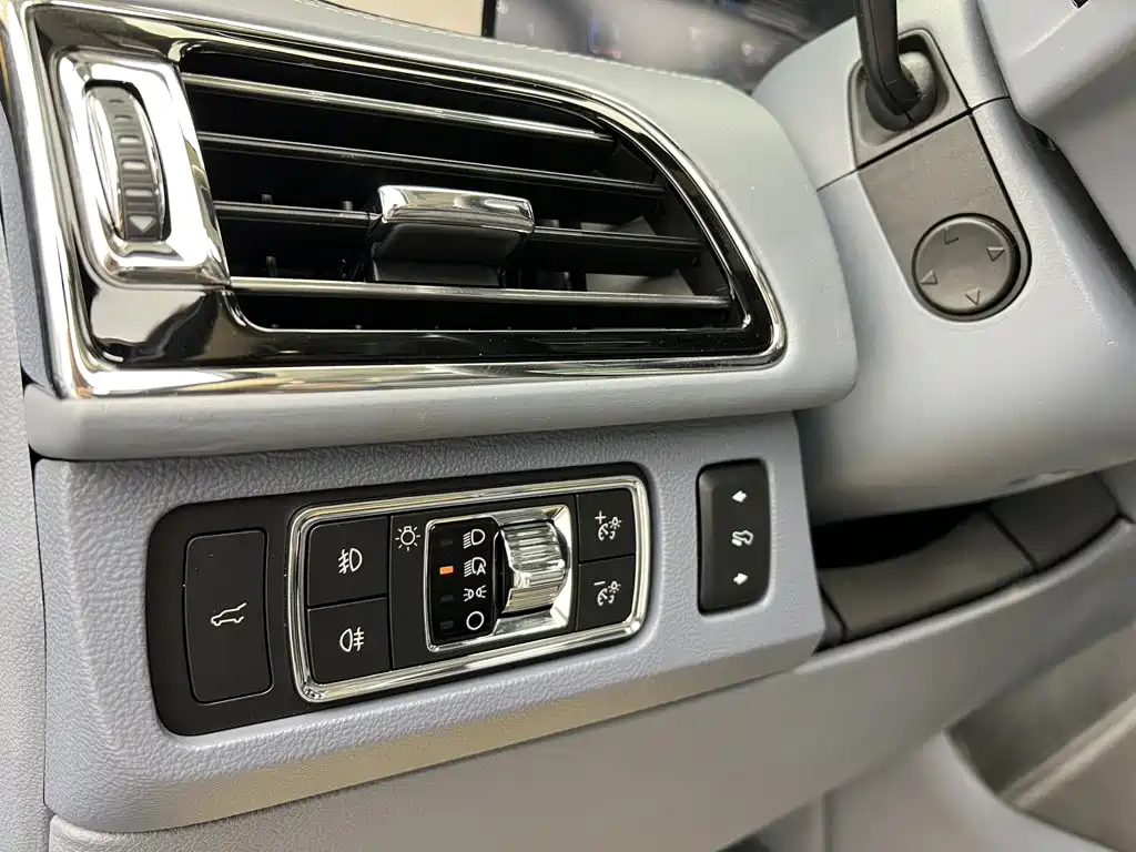Lincoln Navigator — миниатюра 18
