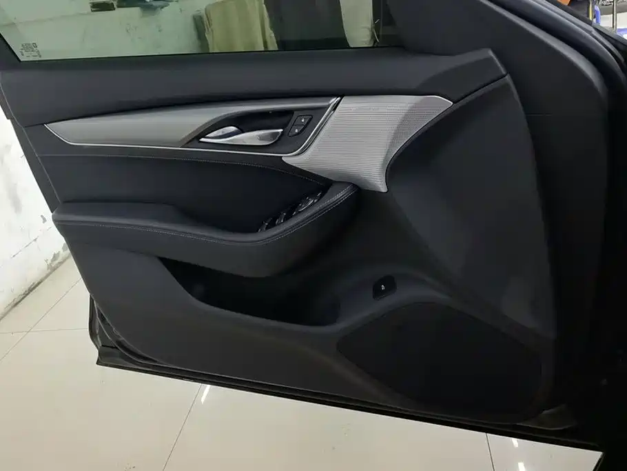 Cadillac CT5 — миниатюра 7