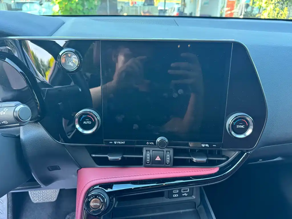 Lexus NX — миниатюра 8