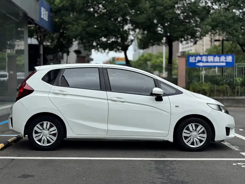 Honda Fit — миниатюра 4
