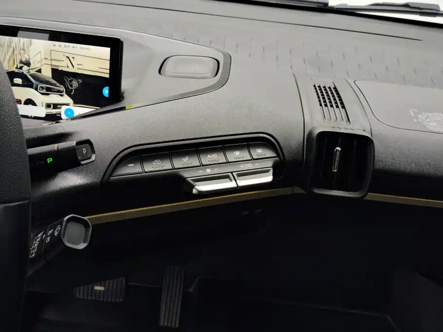 Baojun KiWi EV — миниатюра 13