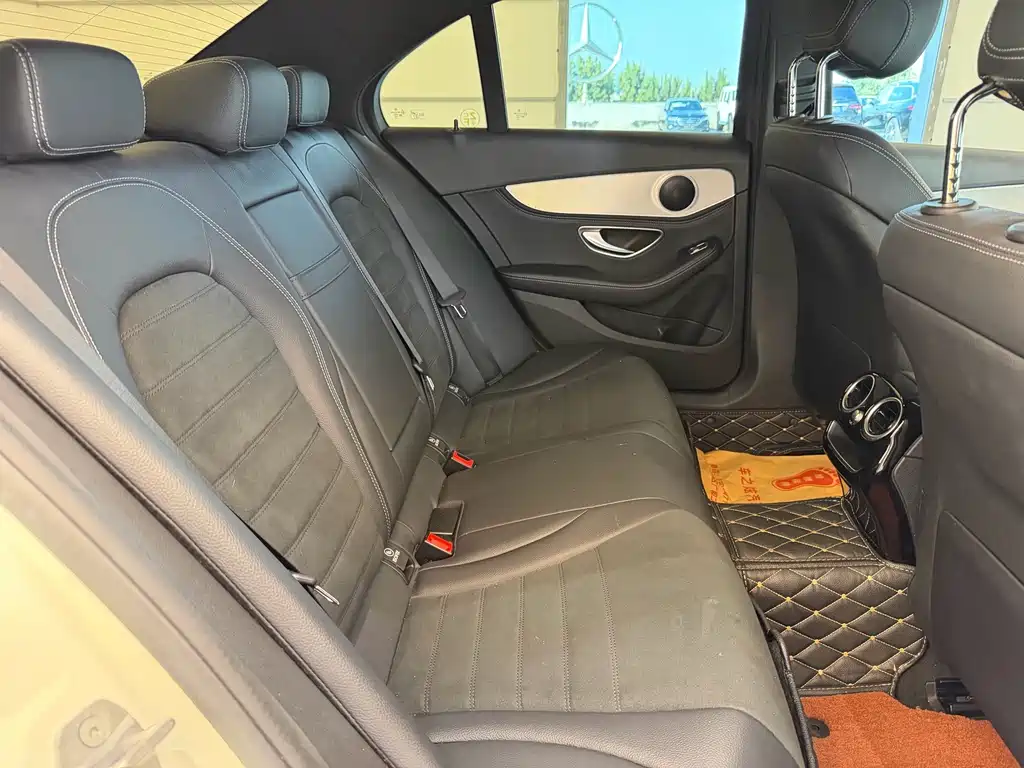 Mercedes-Benz C-Class — миниатюра 16
