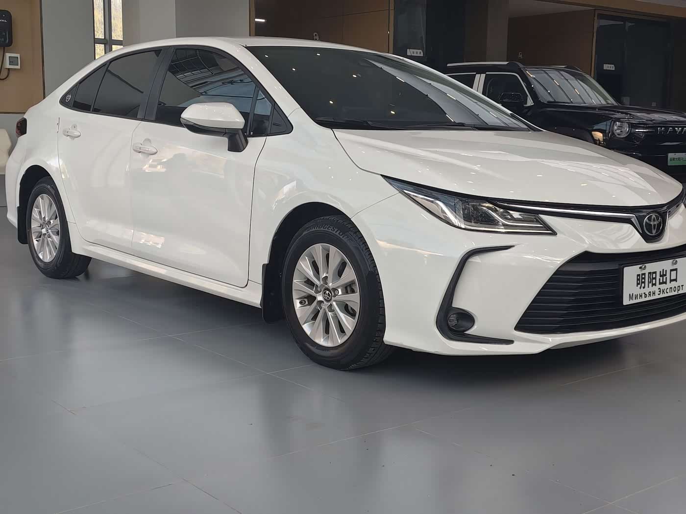 Toyota Corolla 1.5 л 2023 г. Белый, пробег 25200 км