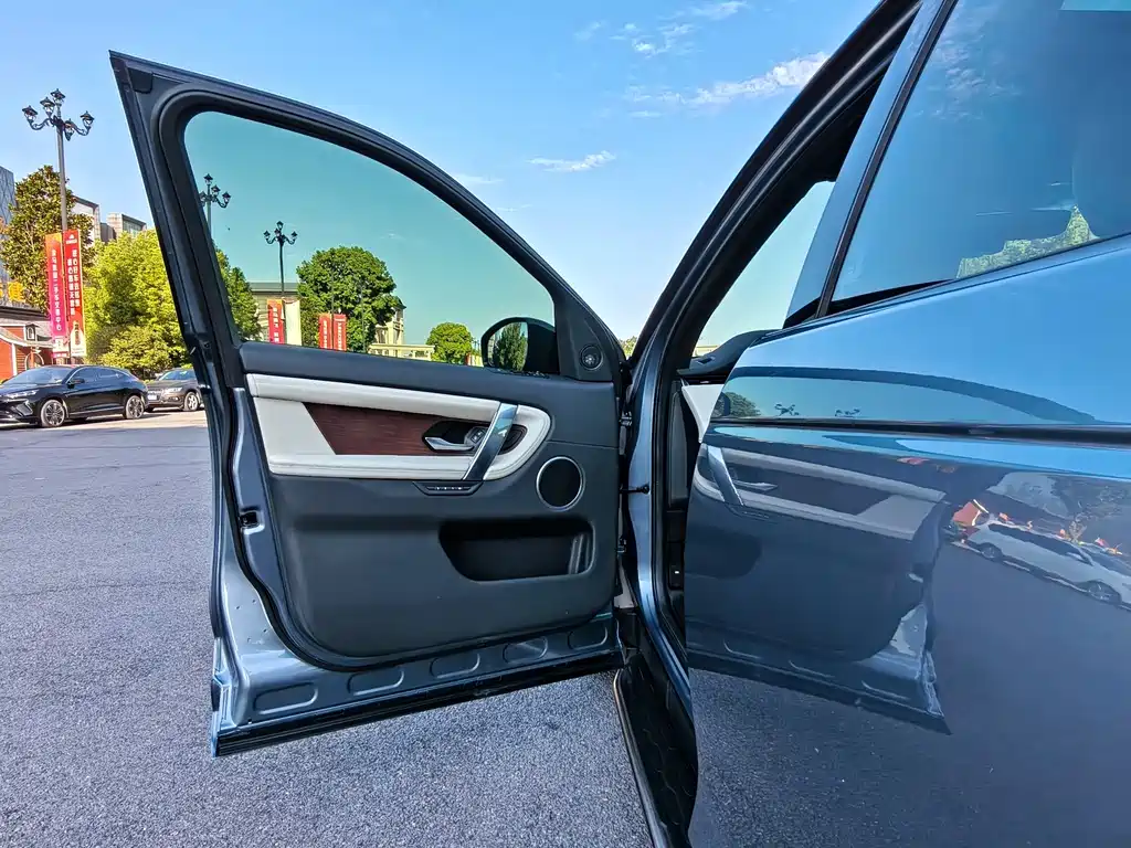 Land Rover Discovery Sport — миниатюра 12
