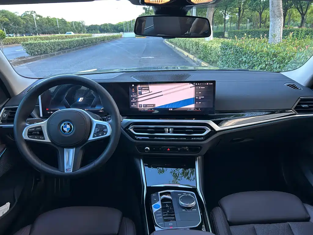 BMW i3 — миниатюра 11