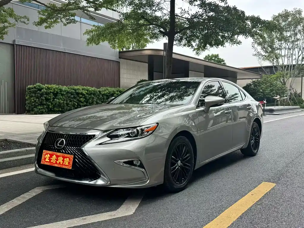 Lexus ES 2017