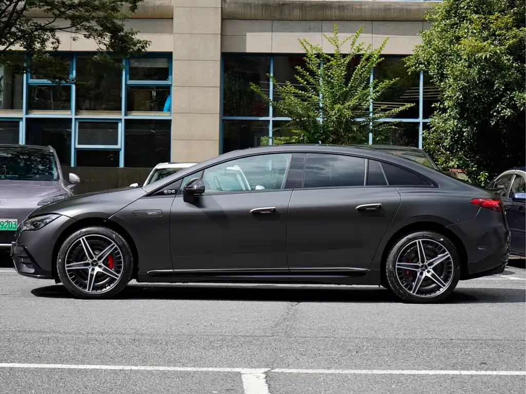 Mercedes-Benz EQE AMG — миниатюра 3
