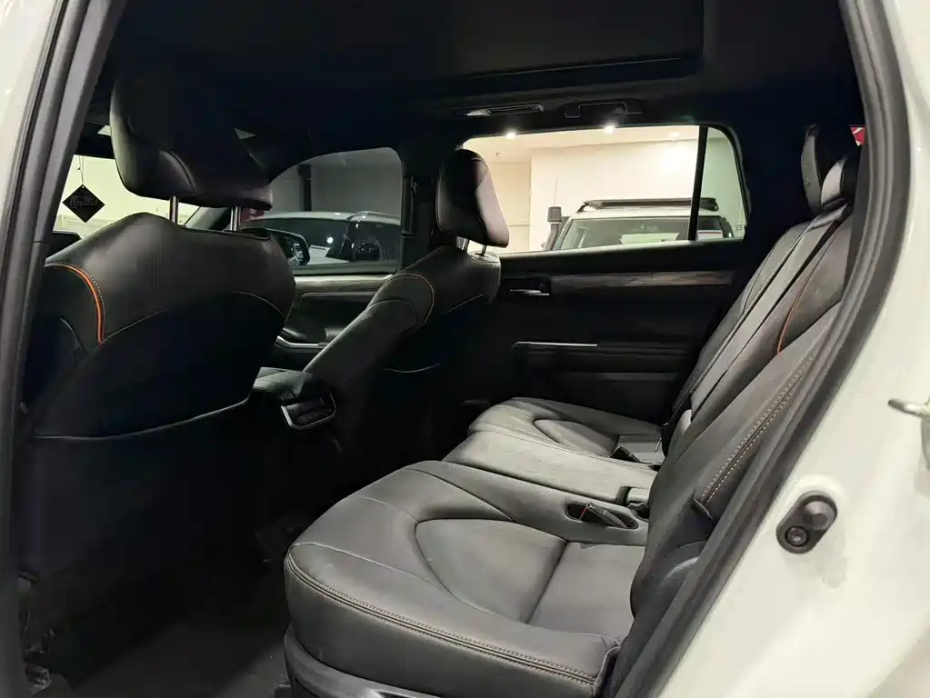 Toyota Crown Kluger 2026 2.5L HEV Luxury