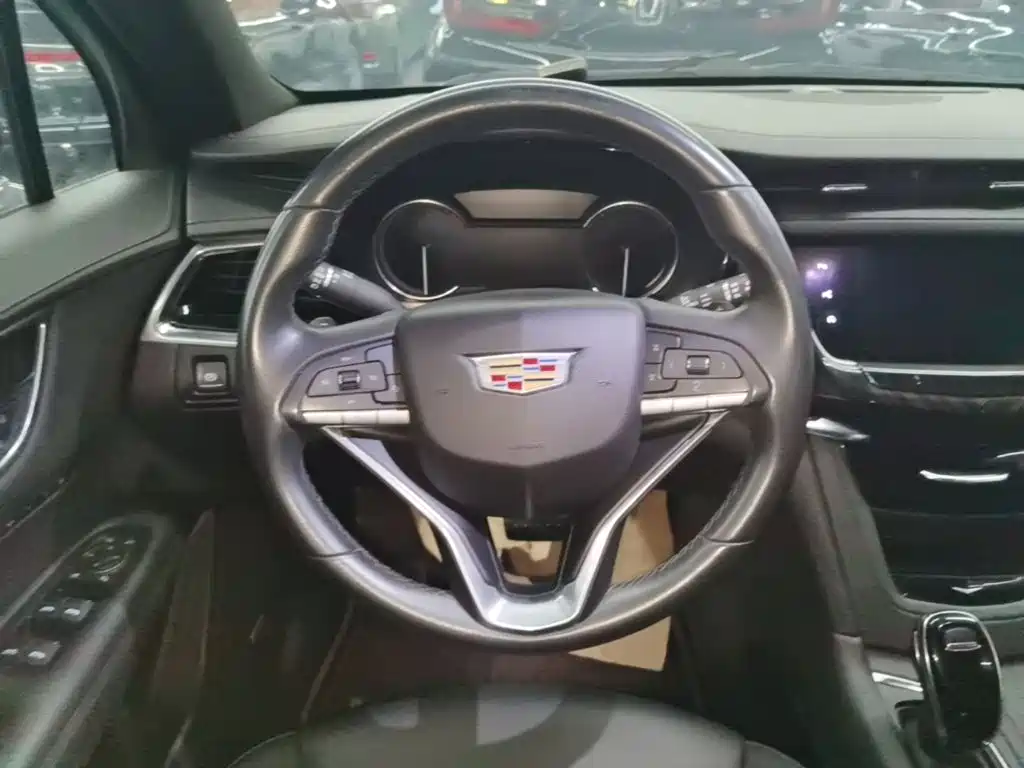 Cadillac XT6 — миниатюра 10