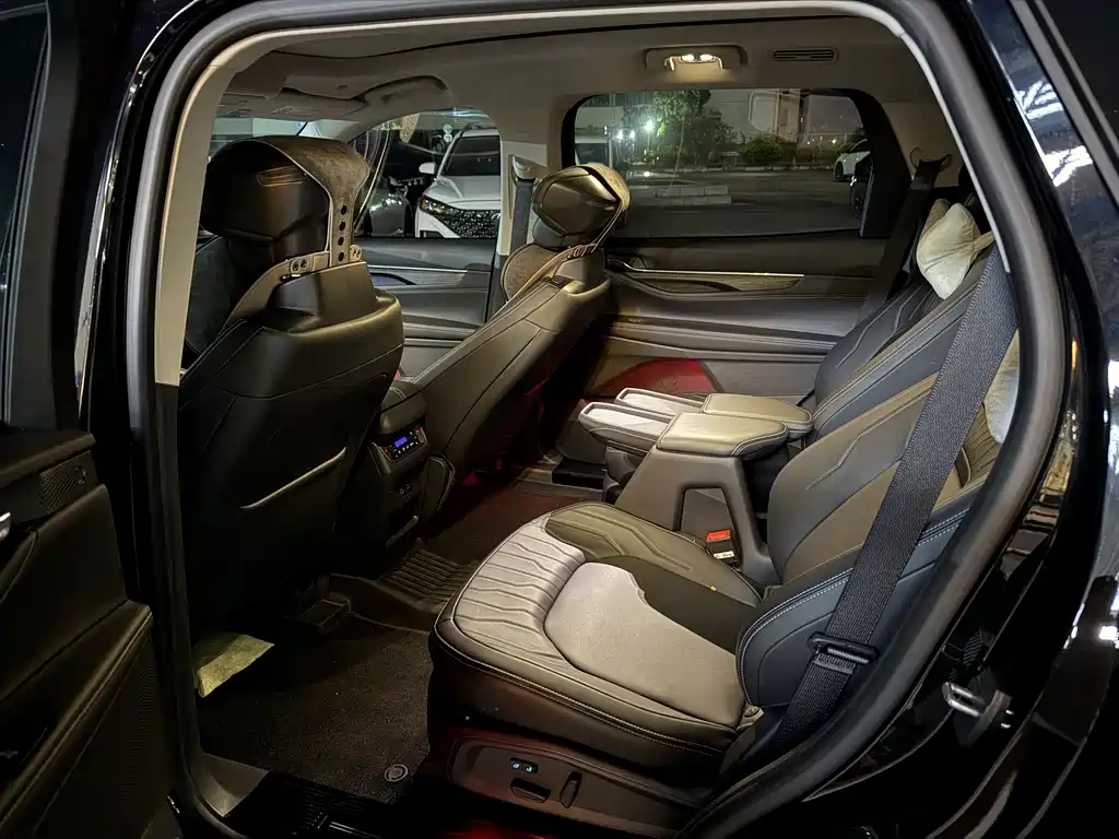 Ford Edge — миниатюра 2