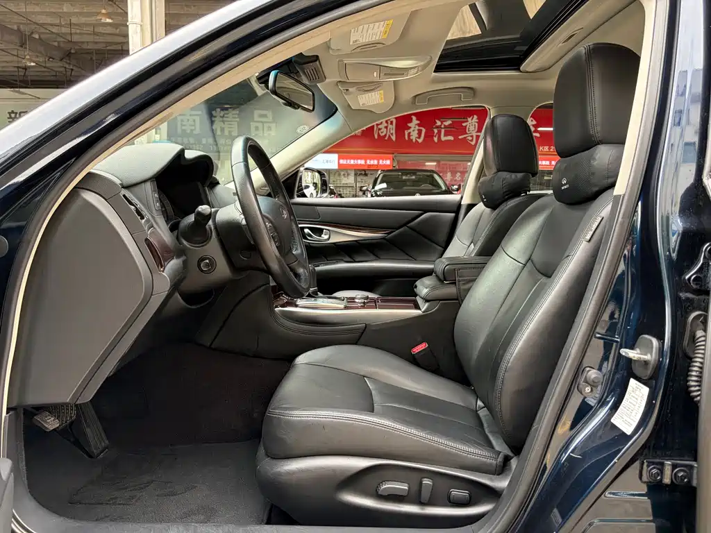 Infiniti Q70 — миниатюра 4