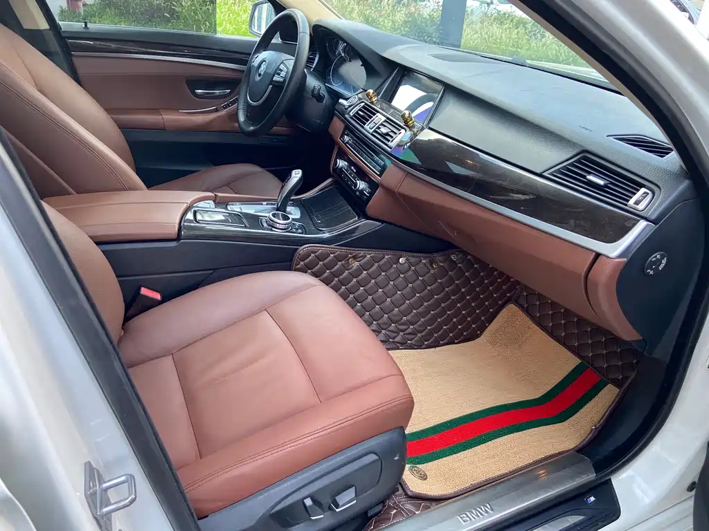 BMW 5 Series — миниатюра 17