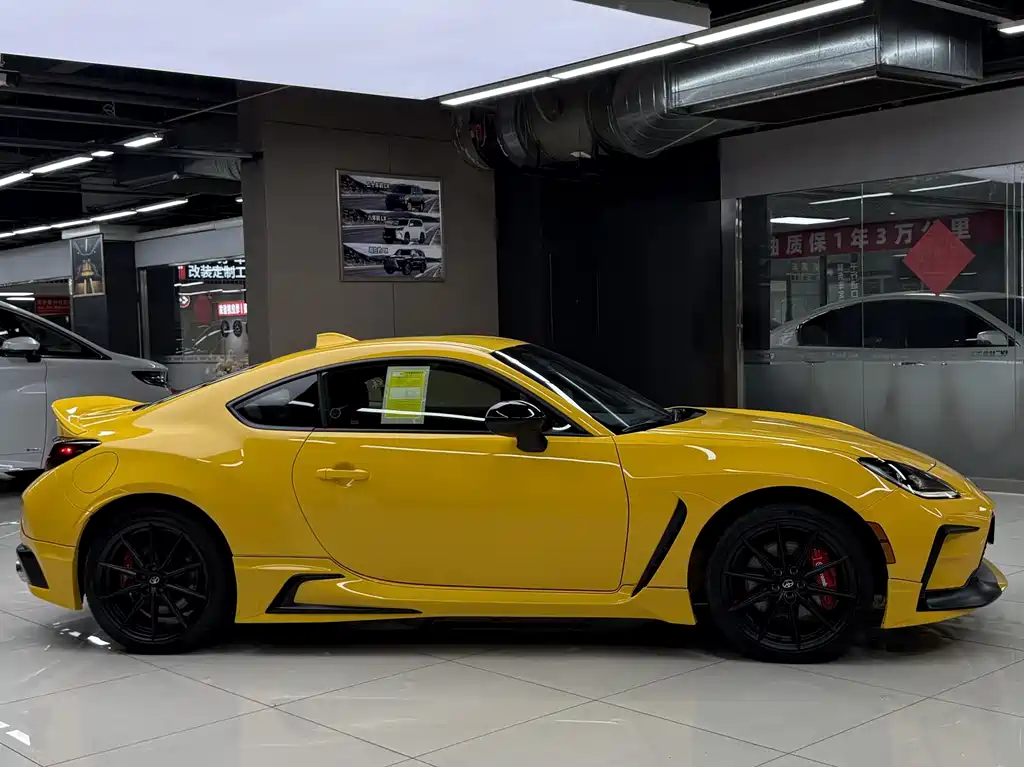 Toyota 86 2026 2.4L GR 86 Yuzu