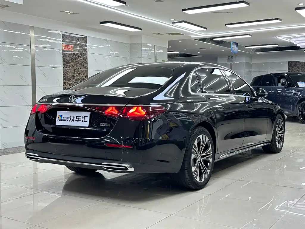 Mercedes-Benz E-Class — миниатюра 6