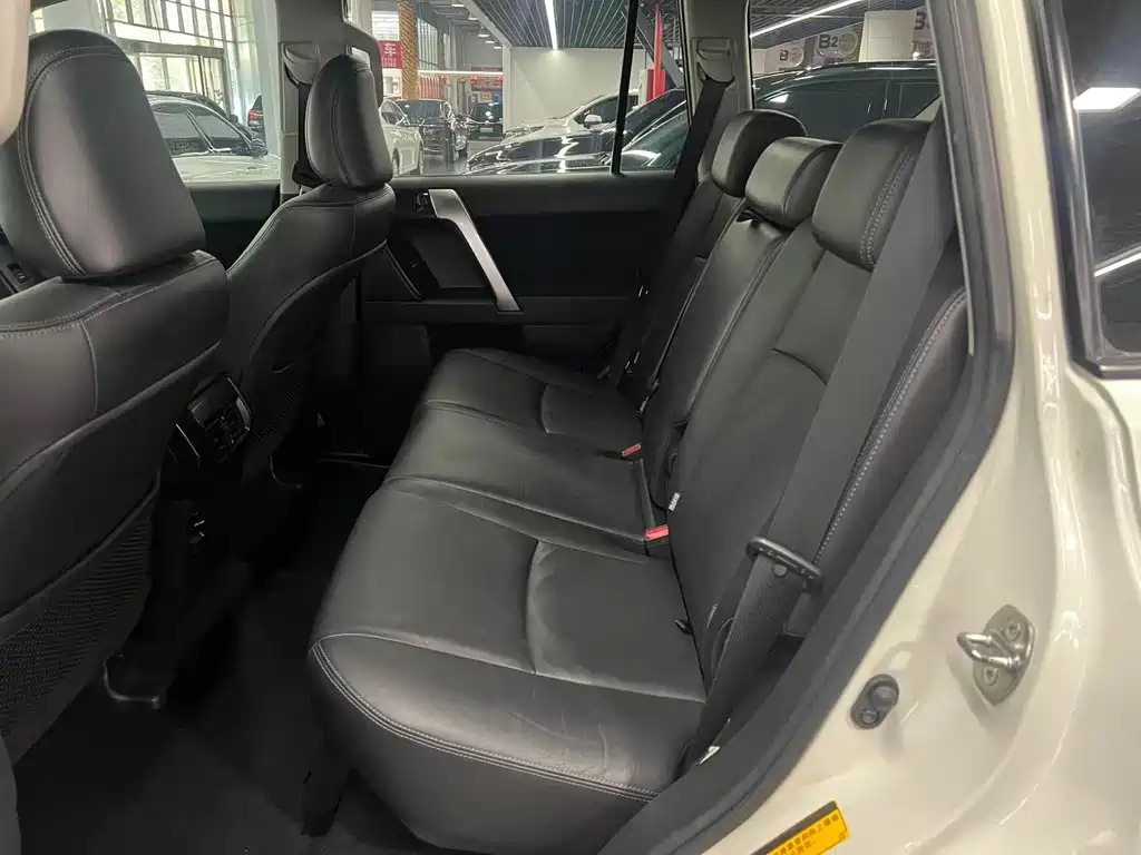 Toyota Prado — миниатюра 6
