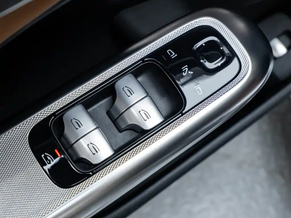 Mercedes-Benz E-Class — миниатюра 22