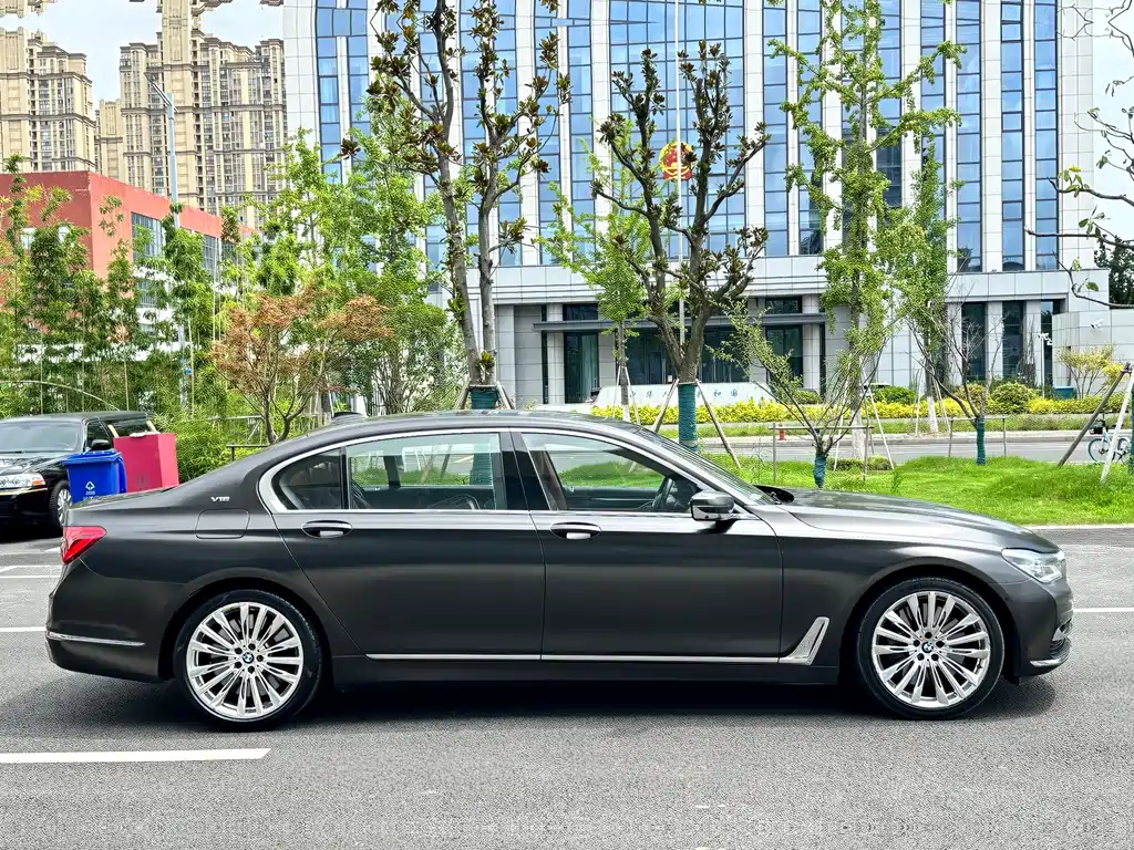BMW 7 Series 7 2017 M760Li xDrive